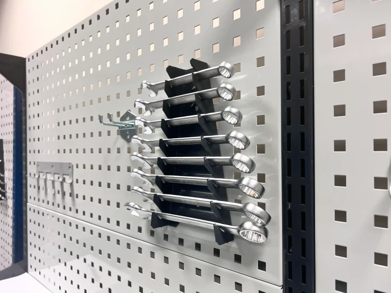 Верстак CTR 1832.S333.13-2 купить в Омске Верстак CTR 1832.S333.13-2 купить в Омске