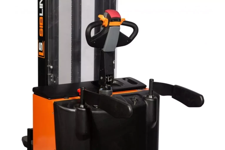 Штабелер электрический самоходный с платформой 1,5 т - 5,6 м Вилы: 1150 , АКБ Свинцово - кислотная, CL1556W SIBLINE купить в Омске Штабелер электрический самоходный с платформой 1,5 т - 5,6 м Вилы: 1150 , АКБ Свинцово - кислотная, CL1556W SIBLINE купить в Омске