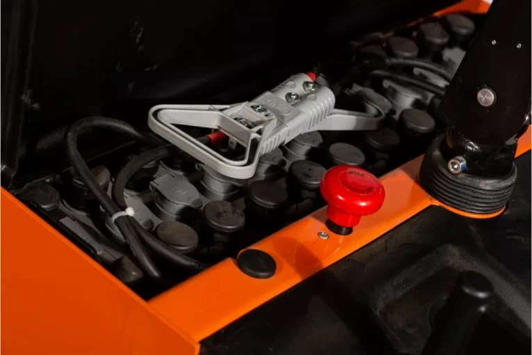 Штабелер электрический самоходный с платформой 1,5 т - 5,6 м Вилы: 1150 , АКБ Свинцово - кислотная, CL1556W SIBLINE купить в Омске Штабелер электрический самоходный с платформой 1,5 т - 5,6 м Вилы: 1150 , АКБ Свинцово - кислотная, CL1556W SIBLINE купить в Омске