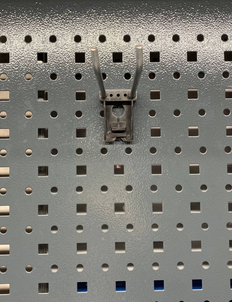 Крючок двойной 100 мм купить в Омске