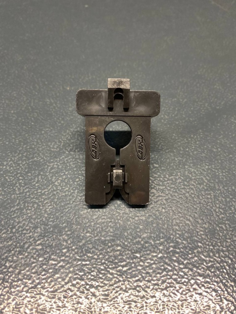 Крючок двойной 38 мм купить в Омске