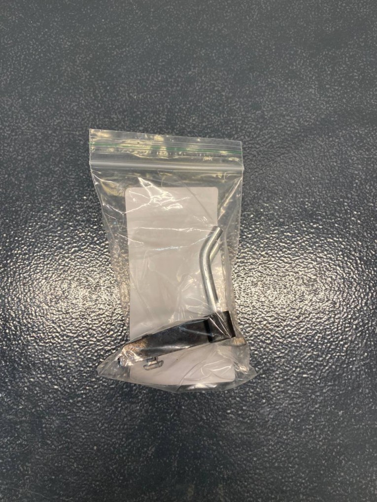 Крючок двойной 38 мм купить в Омске